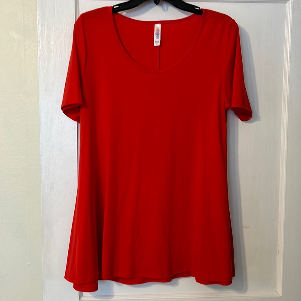 Red LuLaRoe Perfect Tee
